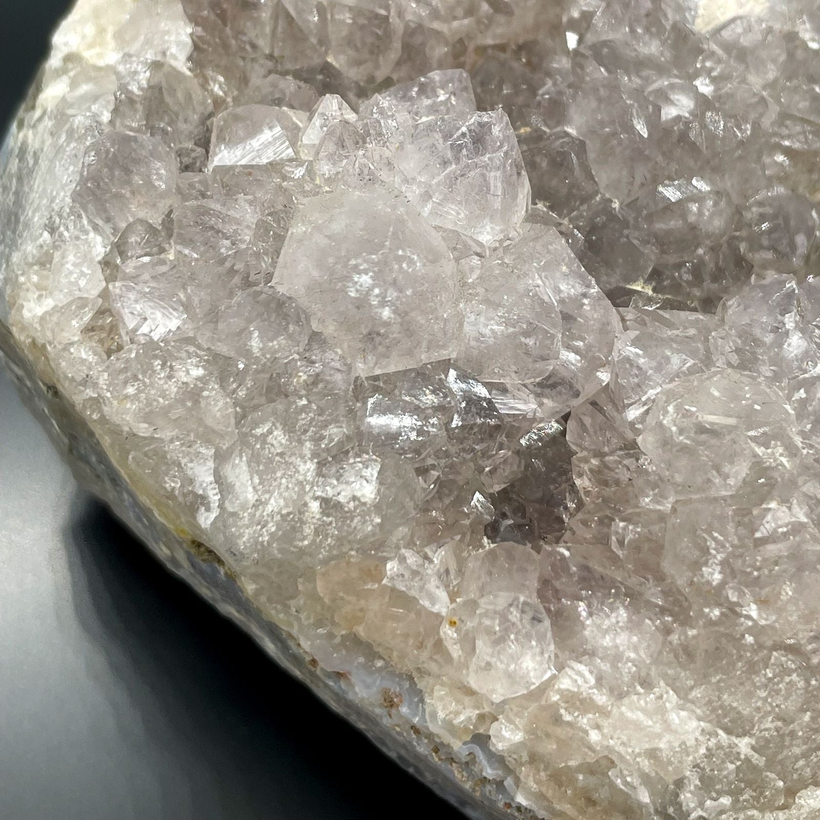 Natural Finger Quartz Crystal Points | 1kg Pack (6–7.5cm H | 3–5cm W)